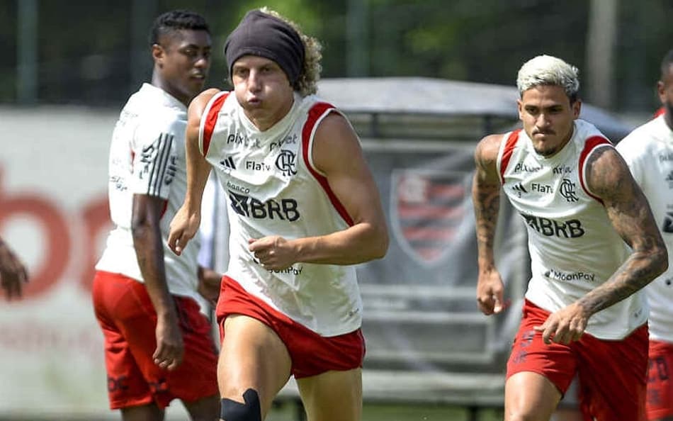 Torcedores do Flamengo lembram fala de David Luiz para Pedro: ‘Se eu fosse treinador, não jogaria’