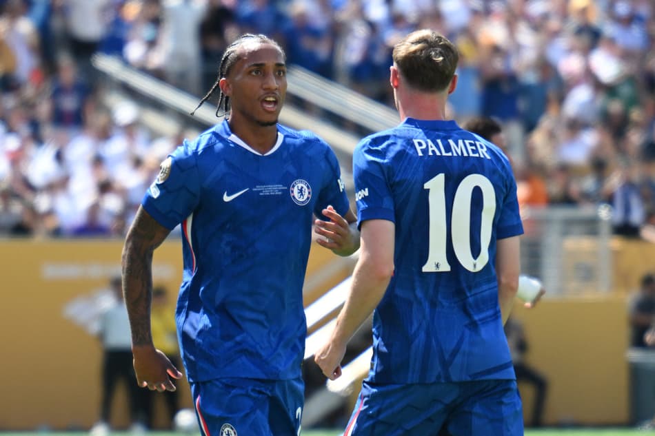 Cole Palmer e João Pedro comemoram gol na final do Mundial de Clubes entre Chelsea e PSG