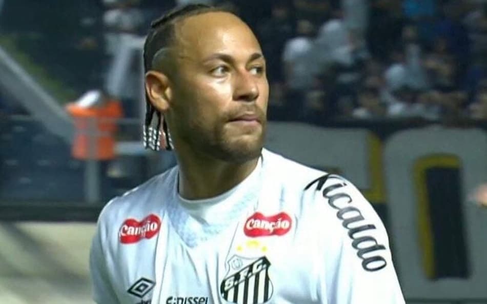 Neymar brigou com torcedor após derrota para o Internacional (Foto: Reprodução)