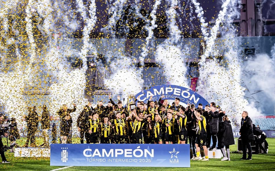 Penãrol foi campeão em jogo contra o Nacional (Foto: Reprodução/Peñarol)