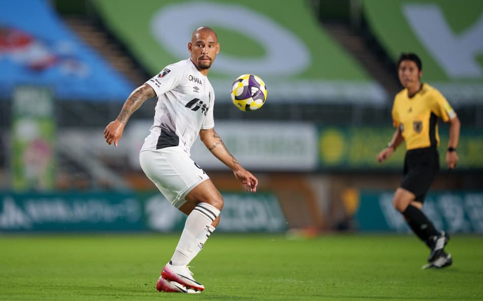 Rafael Furtado em ação no Japão (Foto: Site oficial/Sagamihara SC)