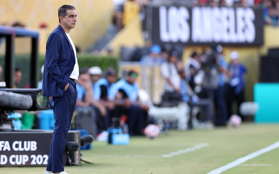 Renato Paiva, ex-técnico do Botafogo, durante jogo com o PSG (Foto: Vitor Silva/Botafogo)