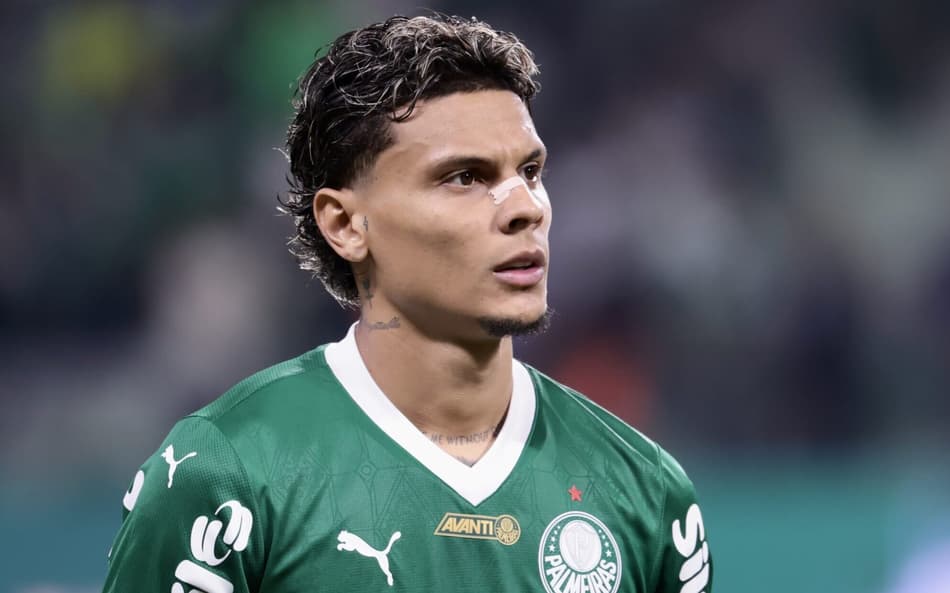 Richard Ríos, volante do Palmeiras, no jogo contra o Mirassol