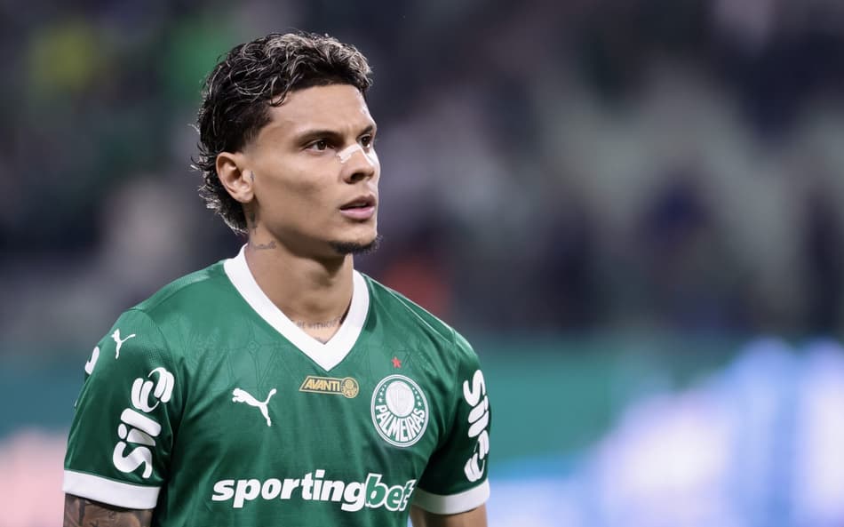 Richard Ríos, volante do Palmeiras, no jogo contra o Mirassol