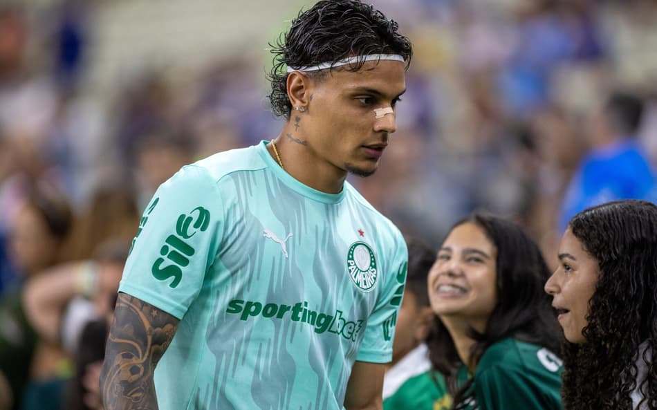 Richard Ríos no aquecimento do jogo Fortaleza x Palmeiras