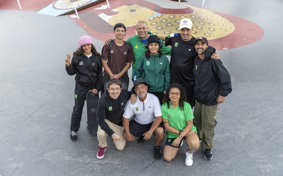 Treinamento da Confederação de skate na Praça Duó (Foto: Julio Detefon / CBSk)