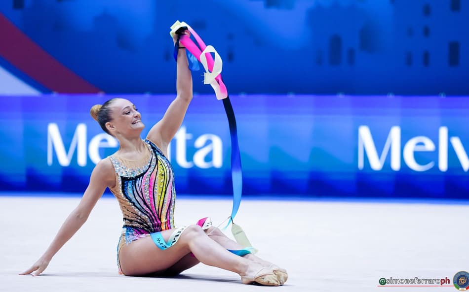 Tara Dragas foi campeã da fita em Milão