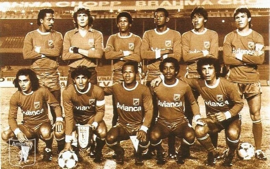 Time do América de Cali que venceu o Santos no Morumbi, em 1984 (Foto: reprodução)