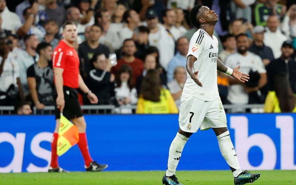 Vini Jr. marcou contra o Villarreal e chegou aos 87 gols com a camisa do Real Madrid (Foto: OSCAR DEL POZO / AFP)