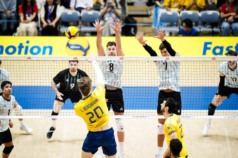 O Brasil venceu a Argentina por 3 sets a 1 pela VNL Masculina (Foto: Divulgação/Volleyball World)