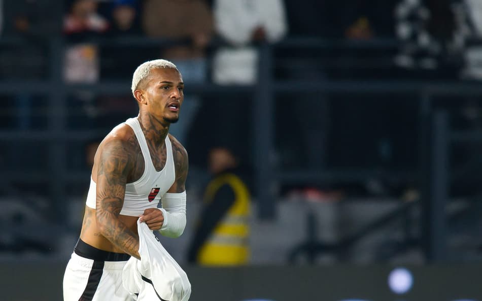 Ex-Flamengo, Wesley abre o jogo sobre negociação e chegada à Roma: ‘Comecei a gritar’
