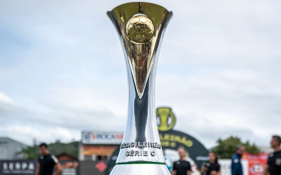 Troféu da Série C (Foto: Léo Piva/CBF)