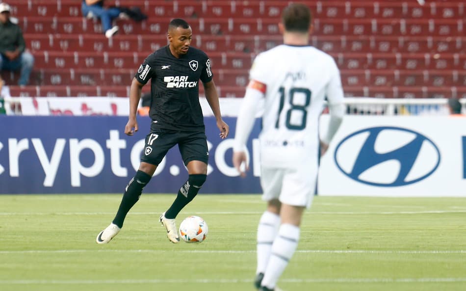 Marlon Freitas em ação pelo Botafogo contra a LDU em 2024 (Foto: Vítor Silva/Botafogo)