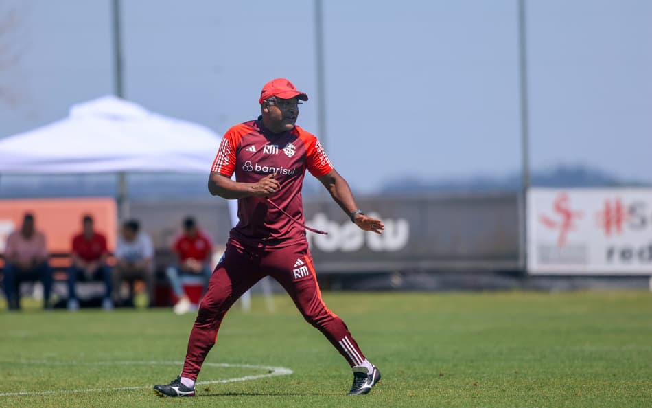 Roger Machado comandará pré-temporada no CT Parque Gigante (Foto: Ricardo Duarte/SC Internacional)