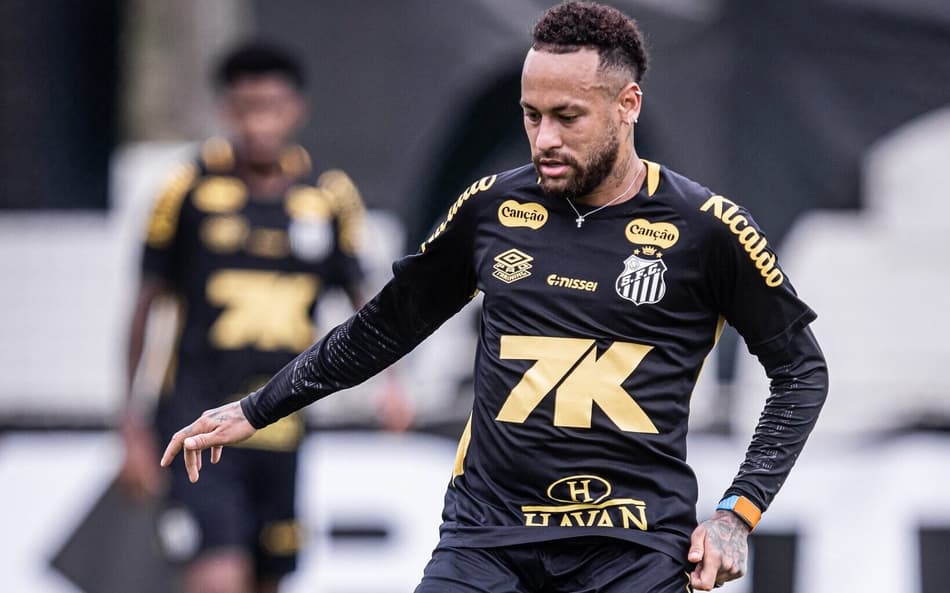 Neymar trabalho no gramado do CT Rei Pelé (Foto: Raul Baretta/ Santos FC)