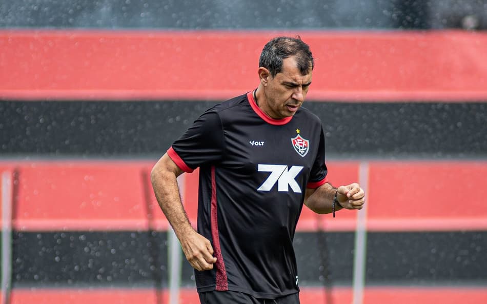 Fábio Carille em treino do Vitória (Foto: Victor Ferreira / EC Vitória)