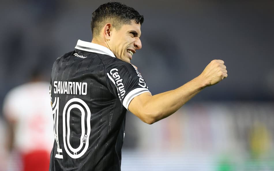 Savarino comemorando gol na vitória do Botafogo sobre o Bragantino (Foto: Vítor Silva/Botafogo)