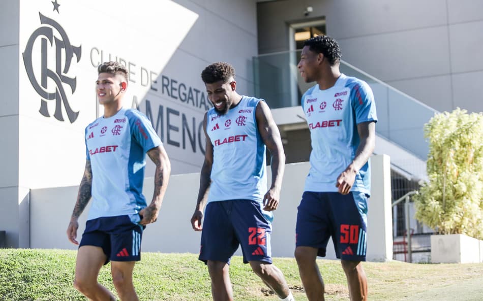 Carrascal, Emerson Royal e Plata em treino do Flamengo (Gilvan de Souza/Flamengo)