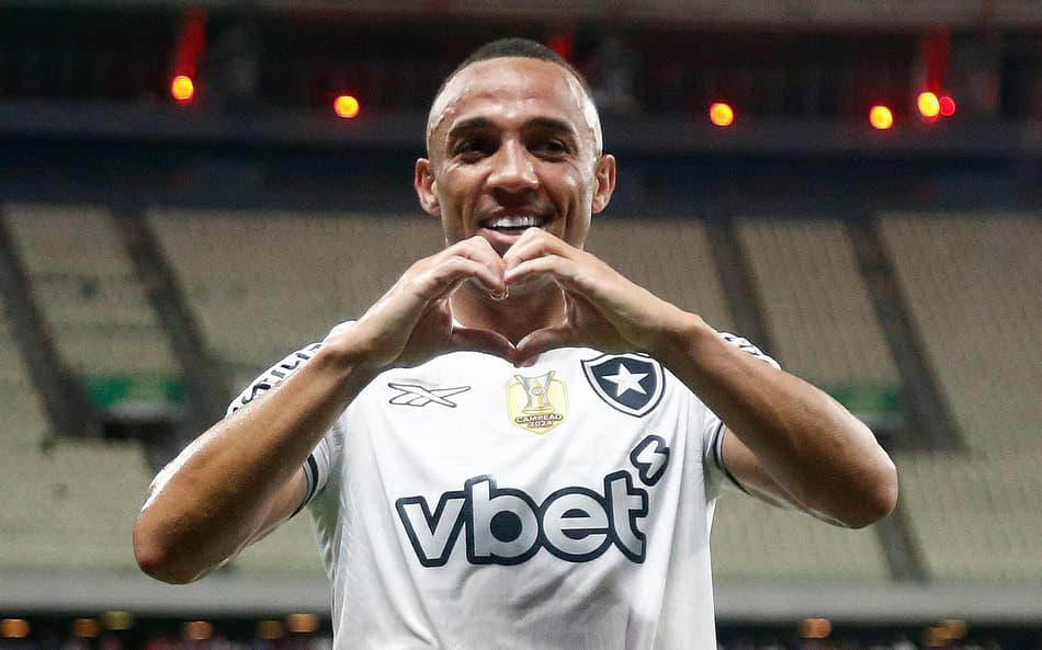 Marçal foi o destaque da goleada do Botafogo sobre o Fortaleza (Foto: Vítor Silva/Botafogo)
