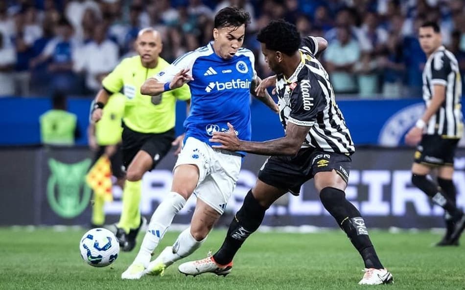Árbitro Wilton Pereira Sampaio anula gol de Kaio Jorge, em Cruzeiro x Santos (Foto: Gustavo Aleixo/Cruzeiro)