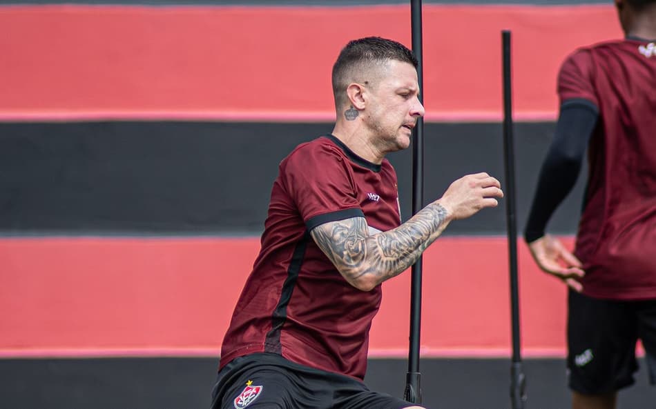 Kayzer treina na Toca do Leão (Foto: Victor Ferreira / EC Vitória)