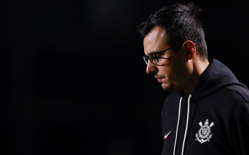 Lucas Piccinato é treinador do Corinthians desde 2024. (Foto: Rebeca Reis/ Staff Images Woman/ CBF)
