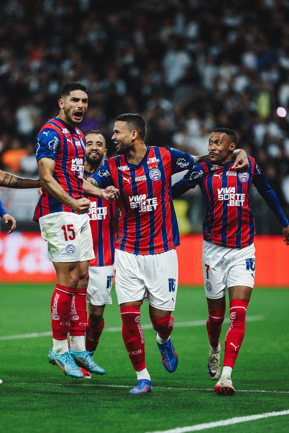 Jogadores do Bahia comemoram gol em Itaquera (Foto: Letícia Martins/EC Bahia)