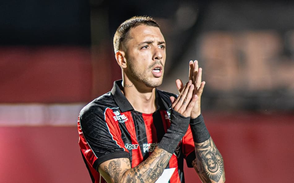 Renzo López depois de perder chance clara contra o Juventude (Foto: Victor Ferreira / EC Vitória)