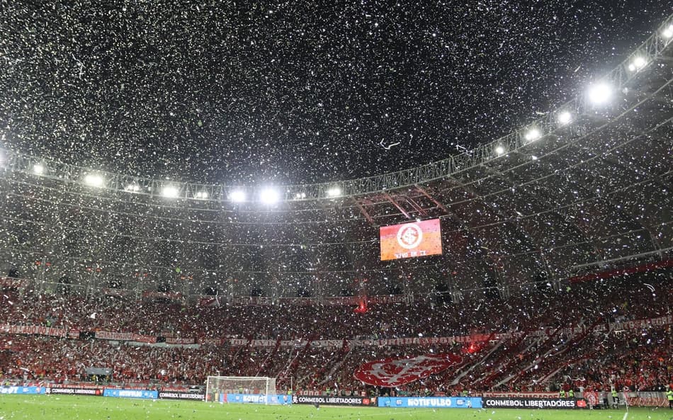 Papel picado no estádio Beira-Rio, do Internacional