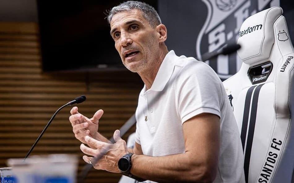 Vojvoda foi vice-campeão da Copa Sul-Americana com o Fortaleza, em 2023. (Foto: Raul Baretta/ Santos FC)