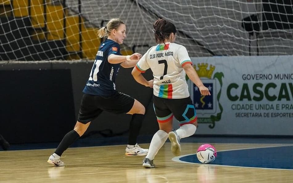 Clube Padre Mugica em ação na Copa Mundo do Futebol (Foto: Divulgação)