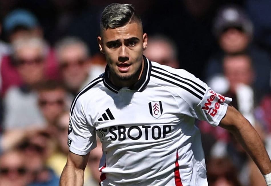 Andreas Pereira em ação em Fulham x Liverpool