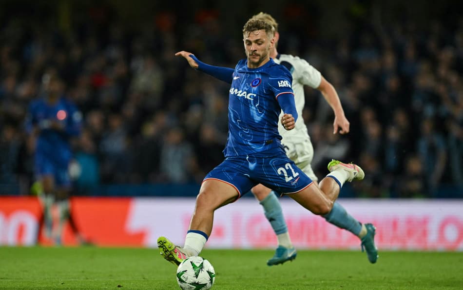 Dewsbury-Hall faz gol pelo Chelsea contra o Djurgarden pela COnference League (Foto: Glyn Kirk/AFP)