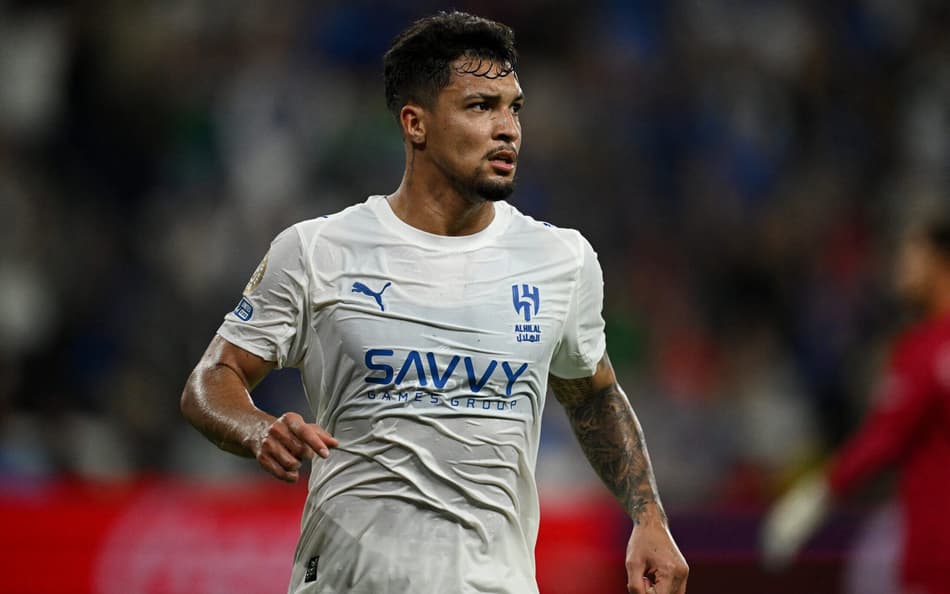 Marcos Leonardo em ação em Al-Hilal x Pachuca (Foto: Federico PARRA / AFP)