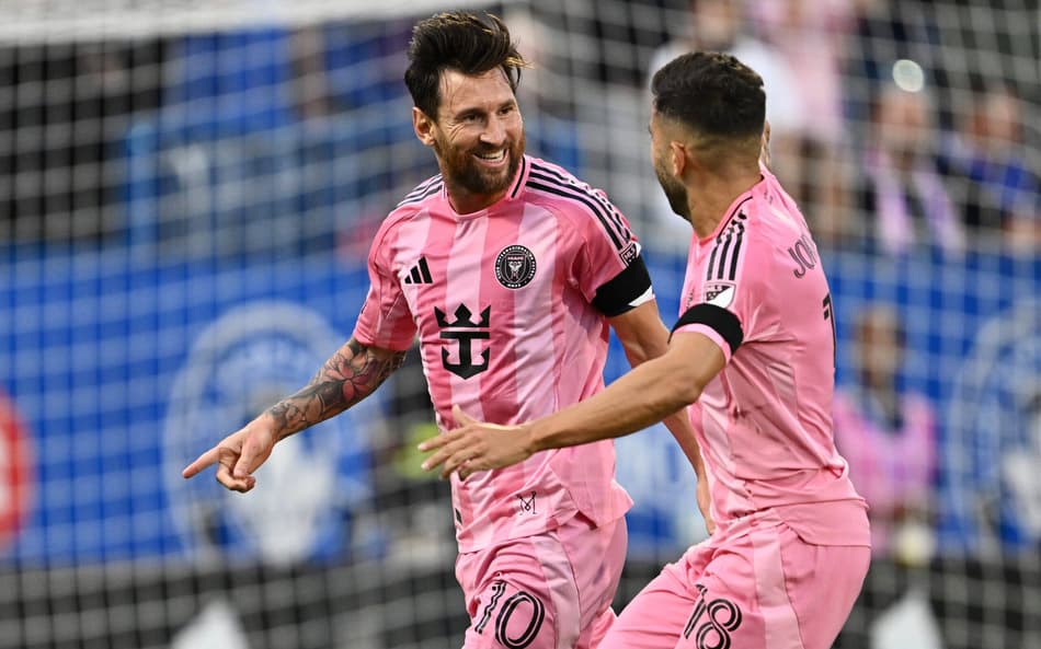 Messi comemora gol pelo Inter Miami (Foto: Minas Panagiotakis / GETTY IMAGES NORTH AMERICA / Getty Images via AFP)