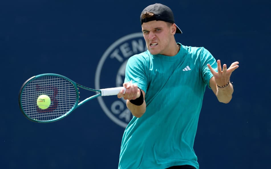 O tcheco Jakub Mensik na derrota para o espanhol Alejandro Davidovich Fokina em Toronto (Foto: Matthew Stockman/AFP)