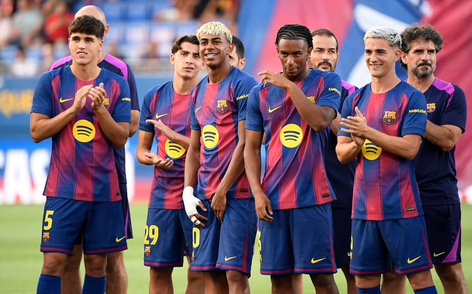 Barcelona se apresentou para os torcedores