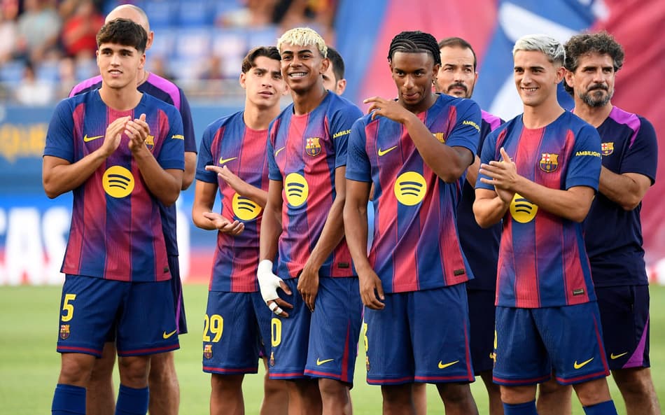 Barcelona se apresentou para os torcedores