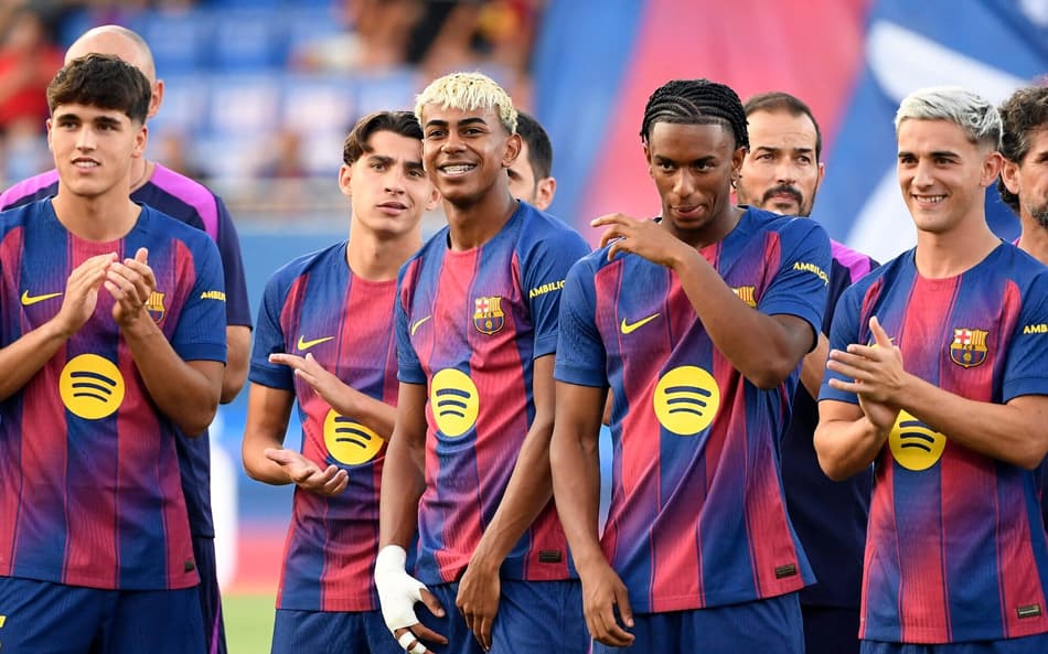 Barcelona se apresentou para os torcedores