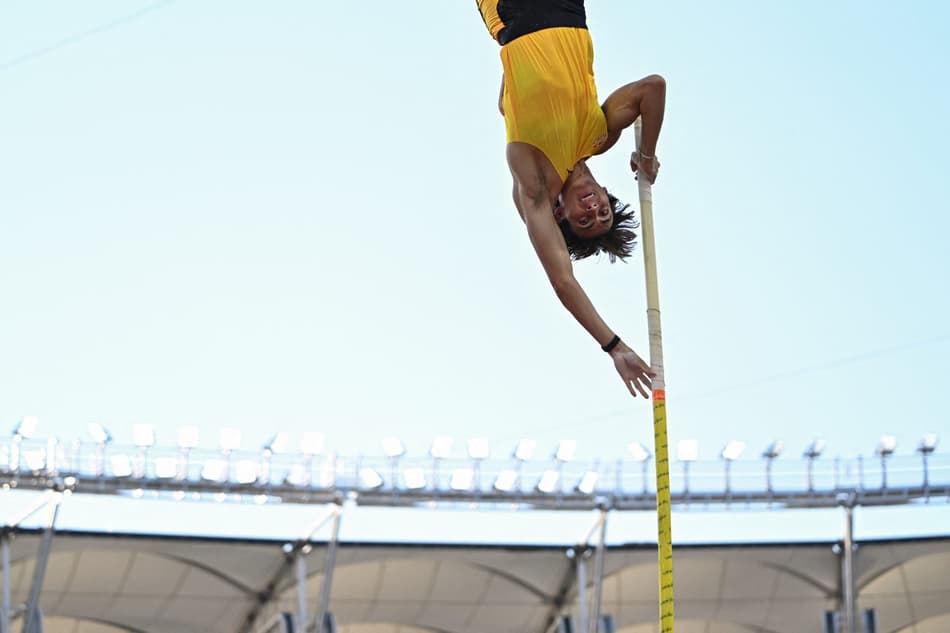 Duplantis bate o recorde mundial do salto com vara