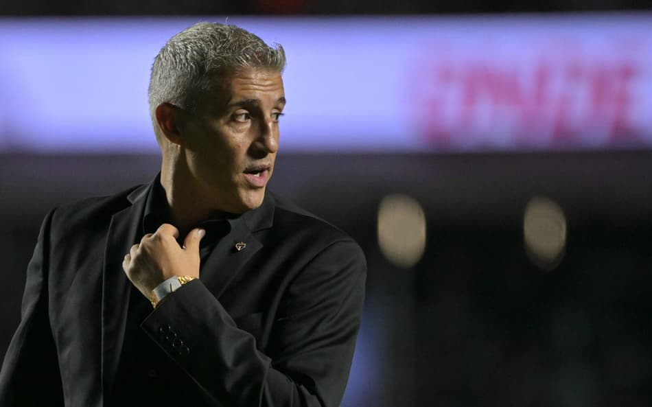 Crespo faz mudança na escalação do São Paulo para enfrentar o Cruzeiro