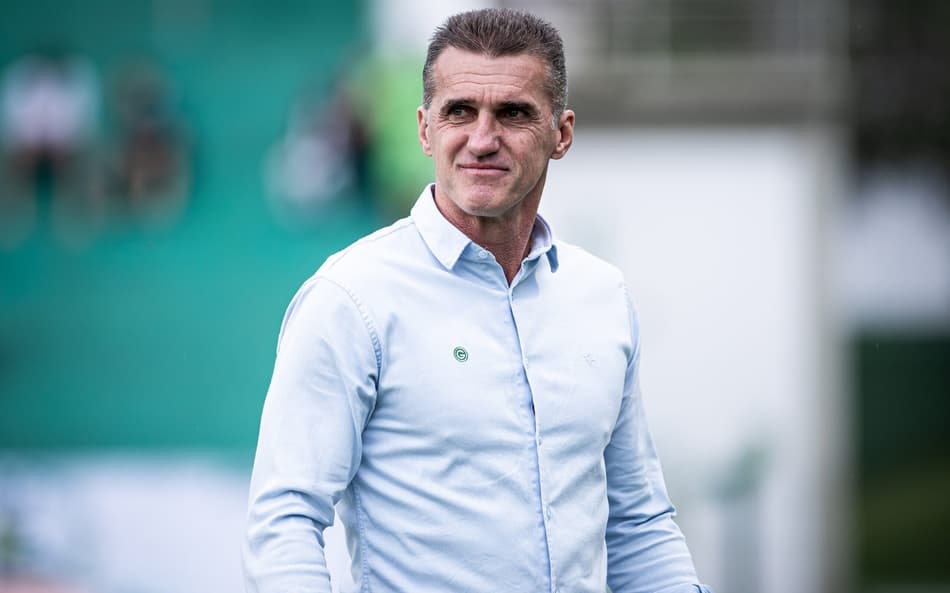 Vágner Mancini é o atual treinador do Goiás (Foto: Isabela Azine/AGIF)