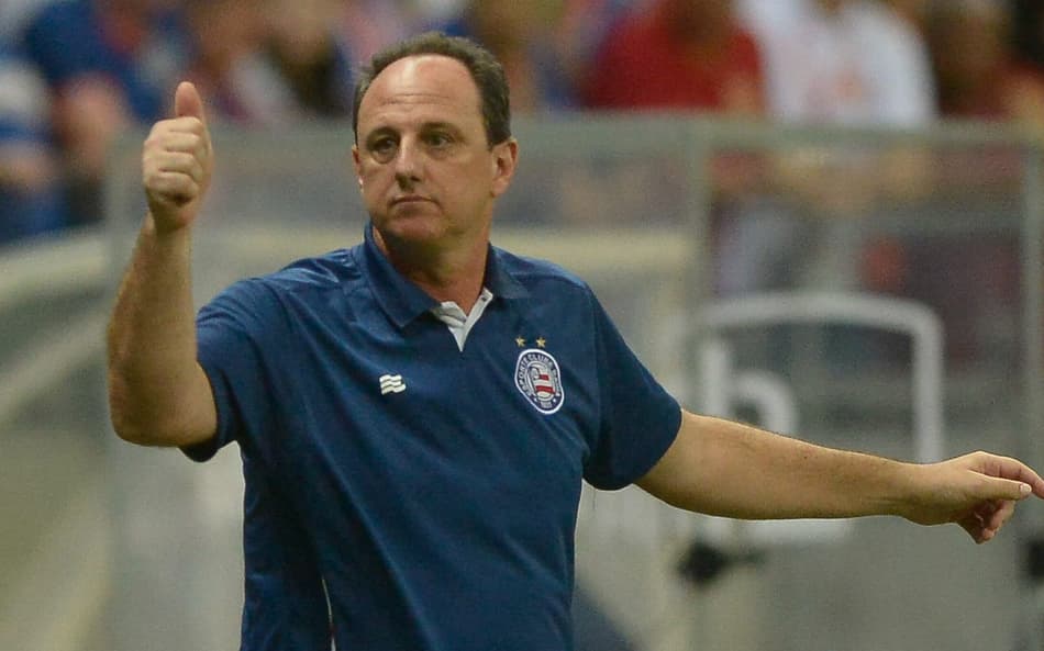 Rogério Ceni comanda o Bahia na Arena Fonte Nova (Foto: Jhony Pinho/AGIF)