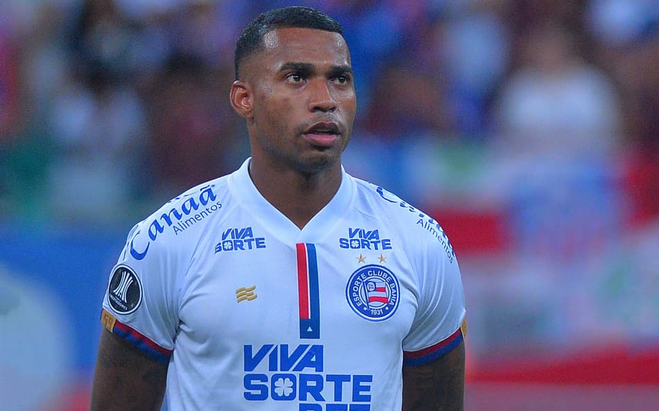 Jean Lucas em ação pelo Bahia (Foto: Walmir Cirne/AGIF)