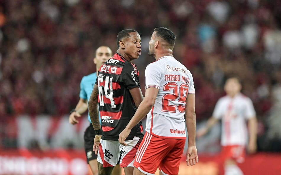 Vidente aponta favorito para Flamengo x Internacional pela Libertadores