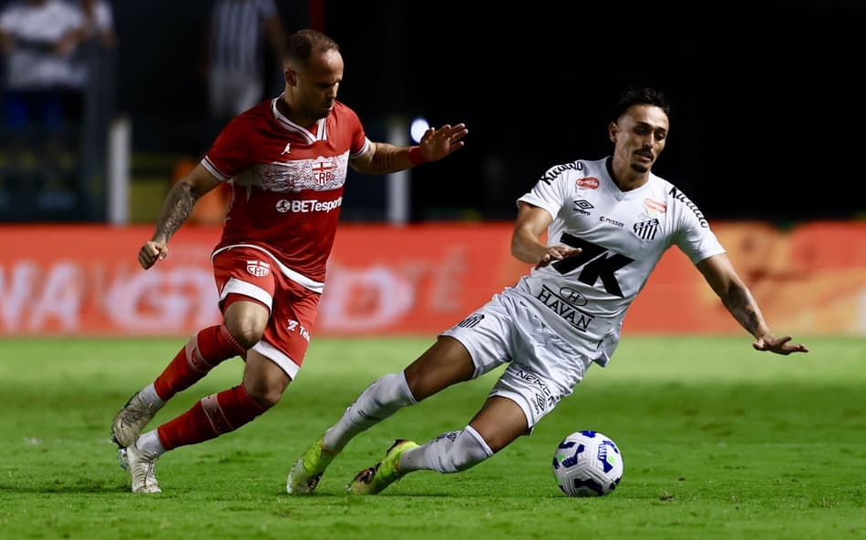 Diego Pituca tinha contrato com o Santos até o fim de 2027. Jogador acumula duas passagens e 232 jogos com a camisa do Peixe. (Foto: Marcello Zambrana/AGIF)