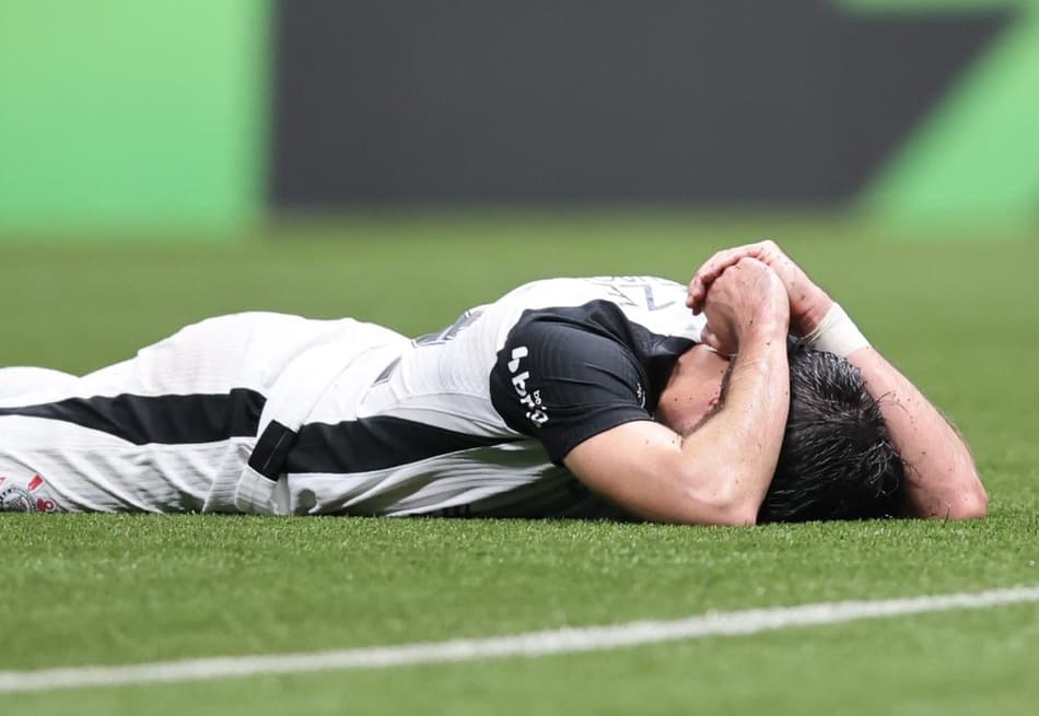 Héctor Hernández vive fase difícil no Corinthians (Foto: Gilson Lobo/AGIF)