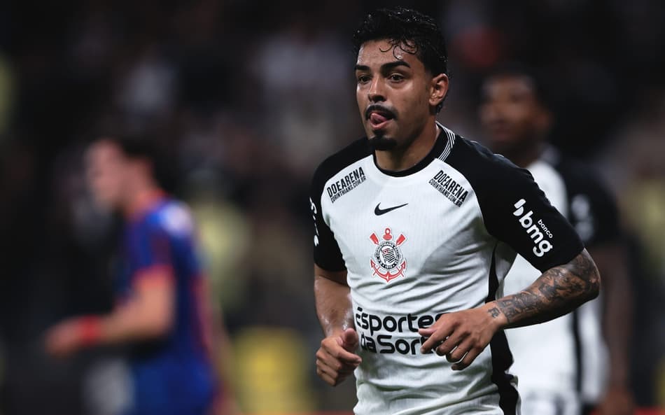 Matheus Bidu acertou renovação de contrato com o Corinthians