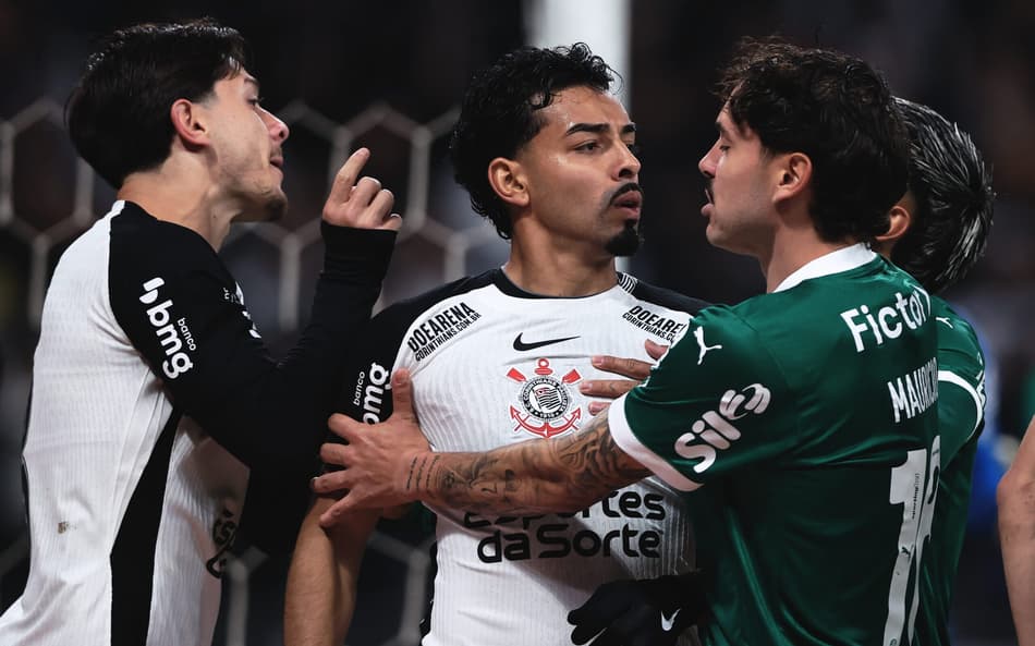 Jogadores se encaram em Corinthians x Palmeiras