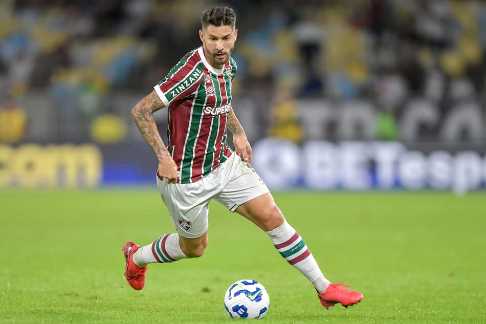 Everaldo em Fluminense x Grêmio (Foto: Thiago Ribeiro/AGIF)